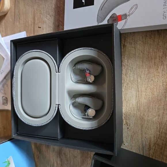 Wireless Hearing Earaids with Charging Case - Gray Bose OPEN Box - Picture 2 of 5